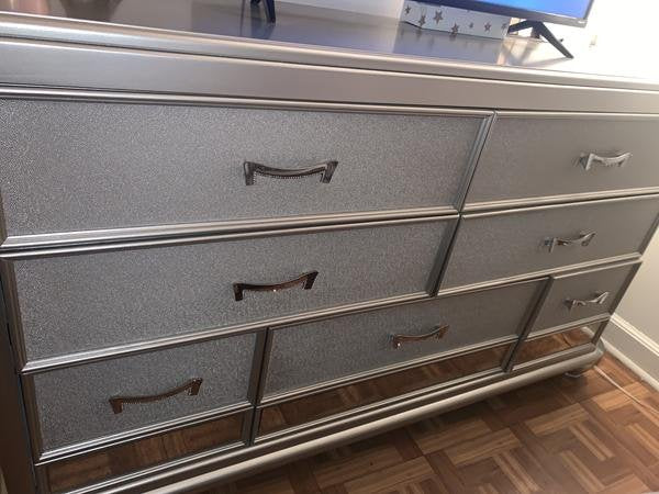 Ashley Coralayne 7-Drawer Dresser