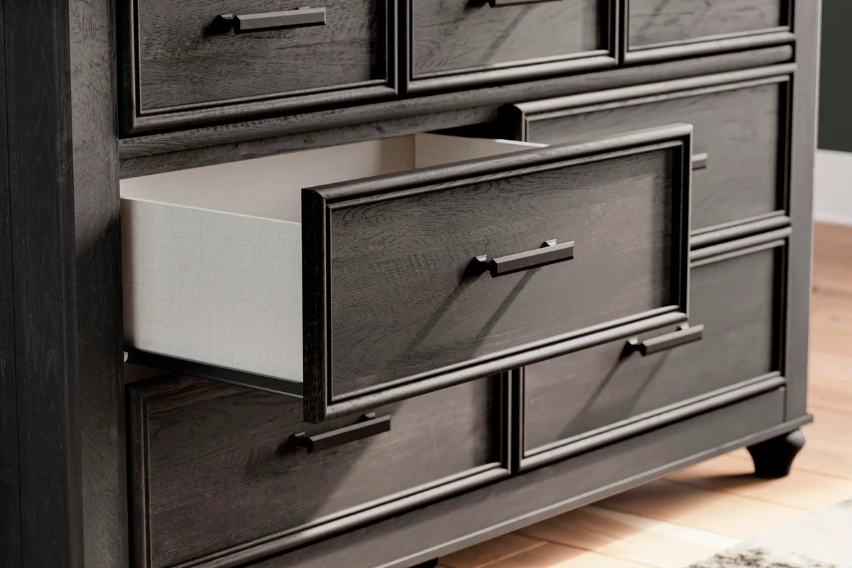 Ashley Gardanza 7-Drawer Dresser