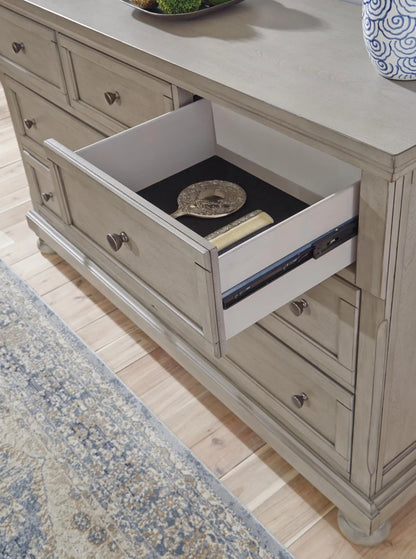 Ashley Lettner 7-Drawer Dresser