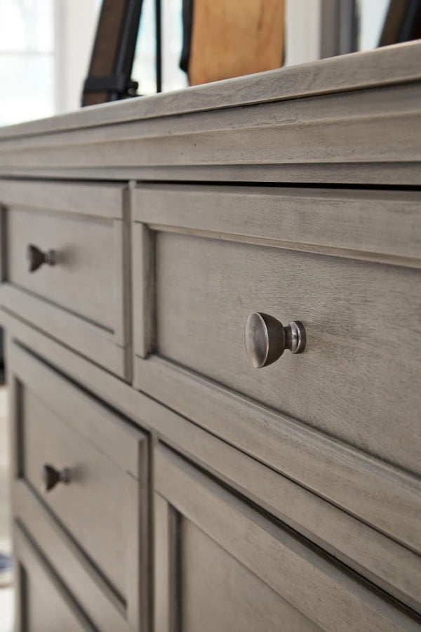 Ashley Lettner 7-Drawer Dresser
